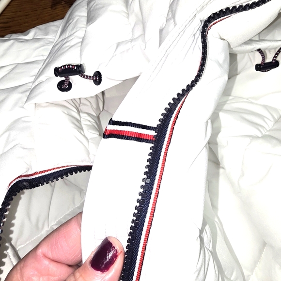 TOMMY HILFIGER PUFFER JACKET - Picture 6 of 15